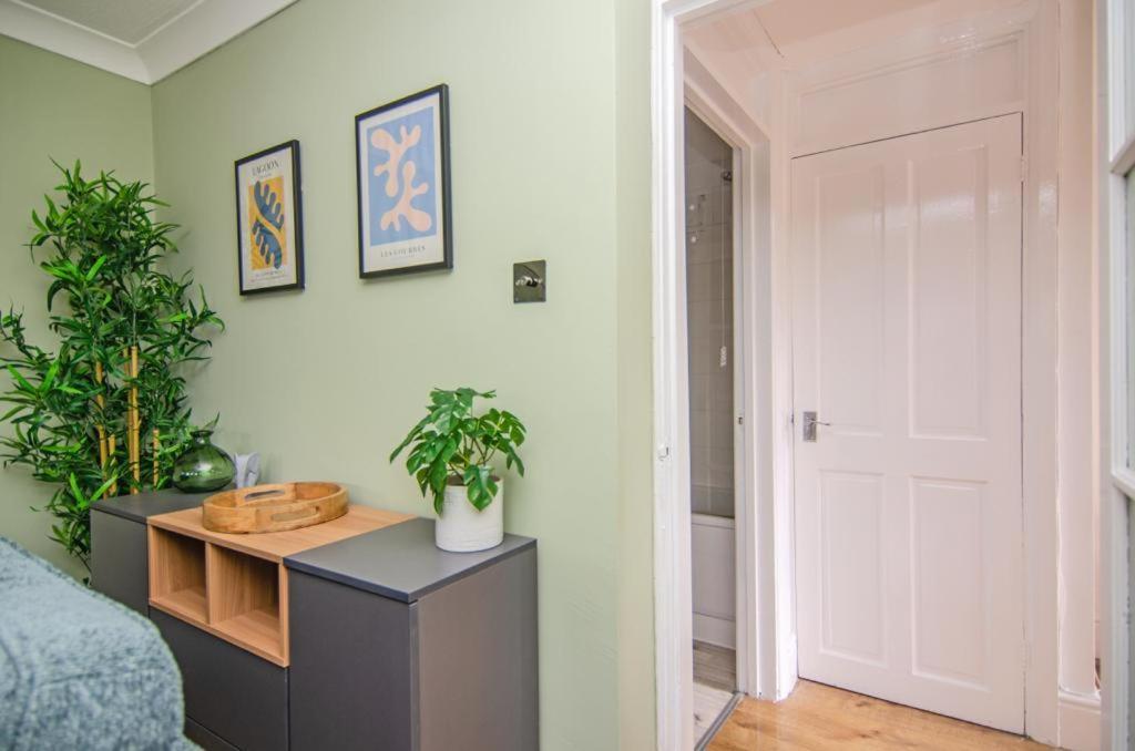 Cosy Lichfield Apartment Exterior photo