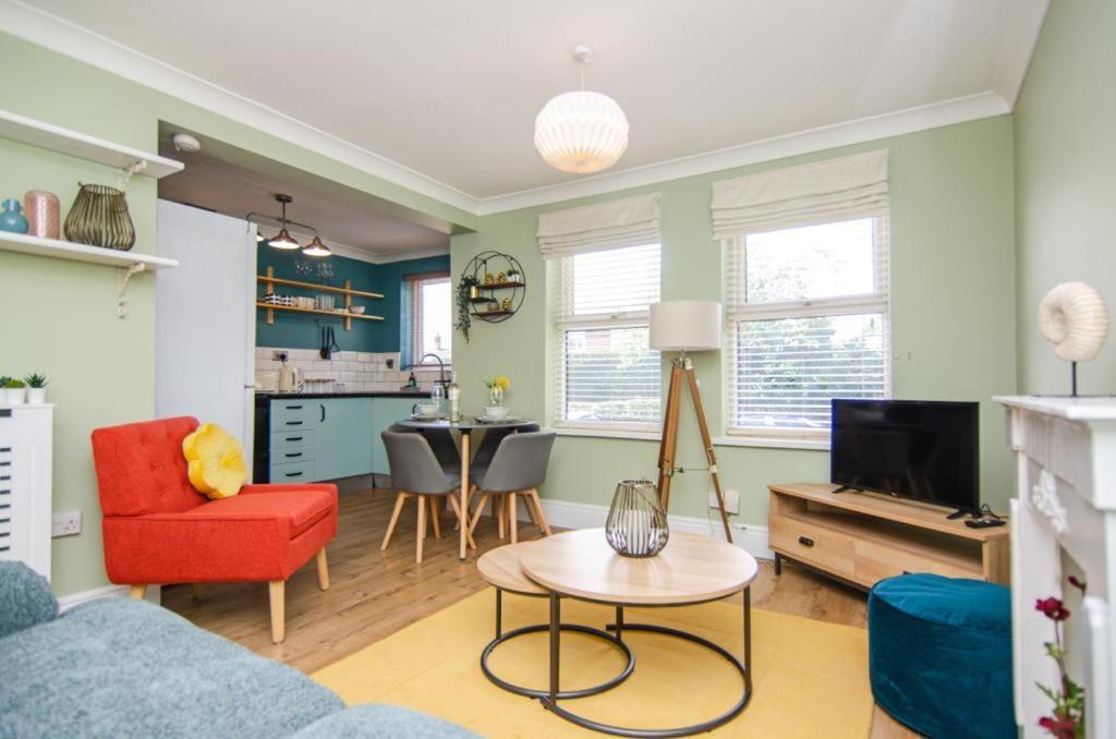 Cosy Lichfield Apartment Exterior photo