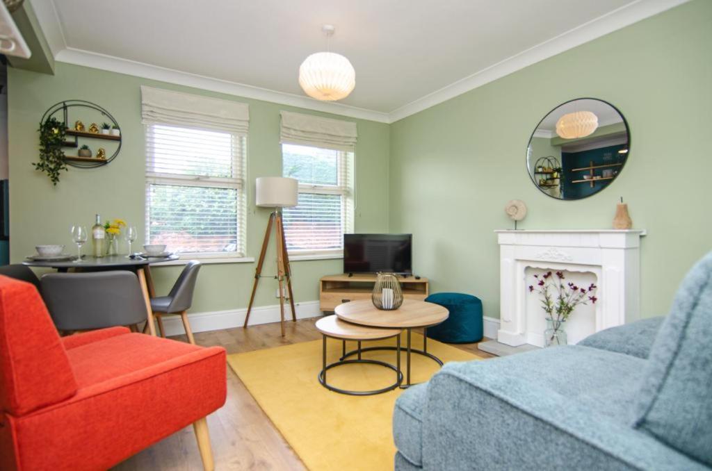 Cosy Lichfield Apartment Exterior photo