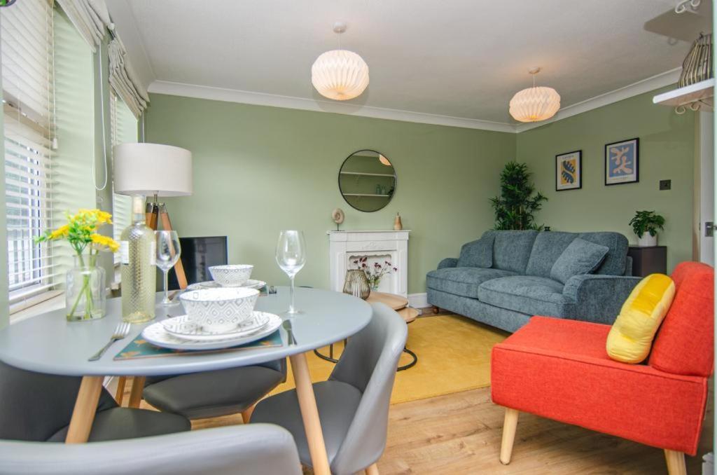 Cosy Lichfield Apartment Exterior photo
